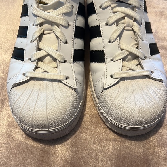 adidas superstar sneaker - women’s size 8 - Picture 4 of 9
